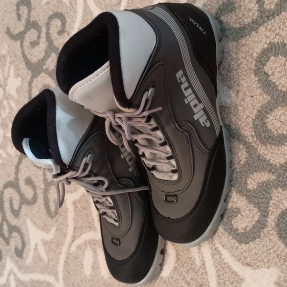 Alpina Nordic Ski Boots - Picture 4 of 8